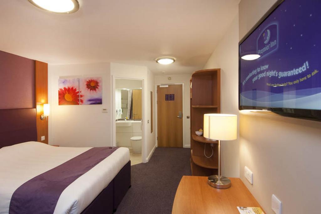 Premier Inn Norwich - Broadlands Park Thorpe St Andrew Exterior photo