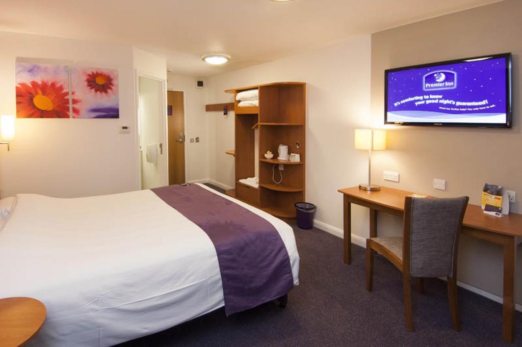 Premier Inn Norwich - Broadlands Park Thorpe St Andrew Exterior photo