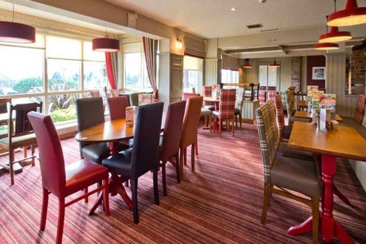 Premier Inn Norwich - Broadlands Park Thorpe St Andrew Exterior photo